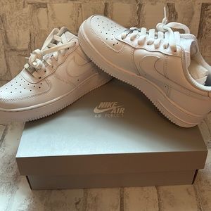 Nike Air Force 1 WMNS size 7.5 new still in box